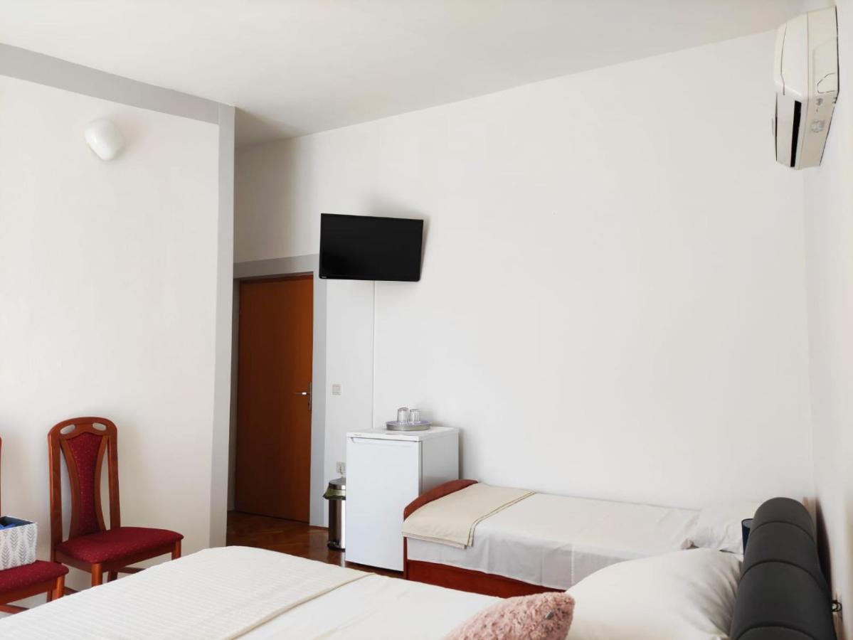 Guesthouse Varnica Kaštel Lukšić Zewnętrze zdjęcie