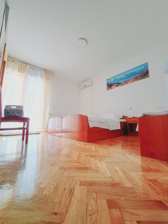 Guesthouse Varnica Kaštel Lukšić Zewnętrze zdjęcie