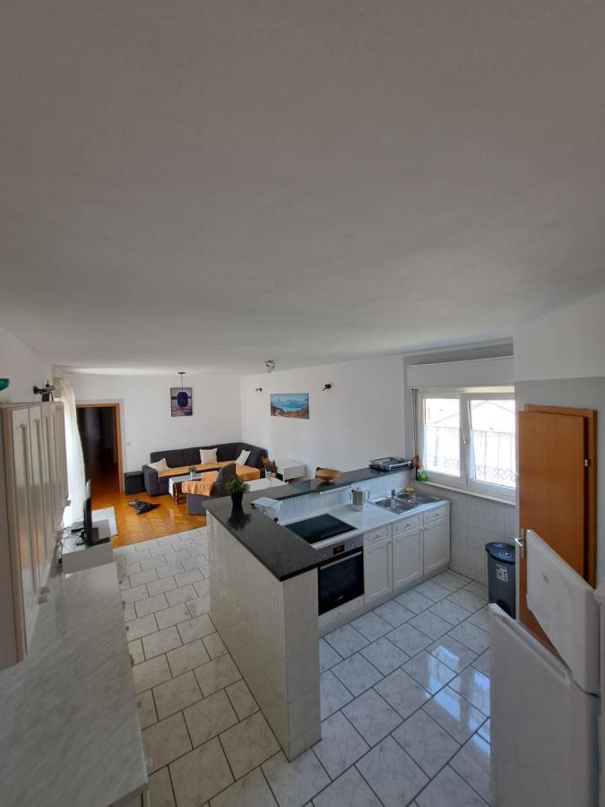 Guesthouse Varnica Kaštel Lukšić Zewnętrze zdjęcie