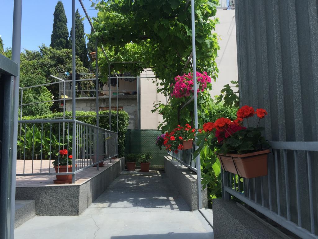 Guesthouse Varnica Kaštel Lukšić Zewnętrze zdjęcie
