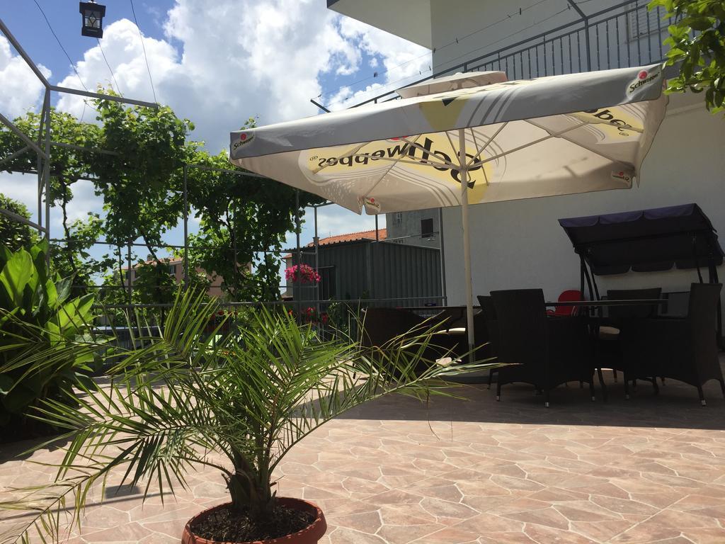 Guesthouse Varnica Kaštel Lukšić Zewnętrze zdjęcie