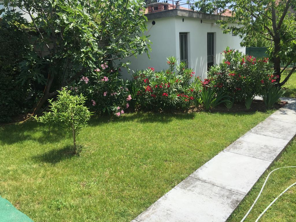 Guesthouse Varnica Kaštel Lukšić Zewnętrze zdjęcie