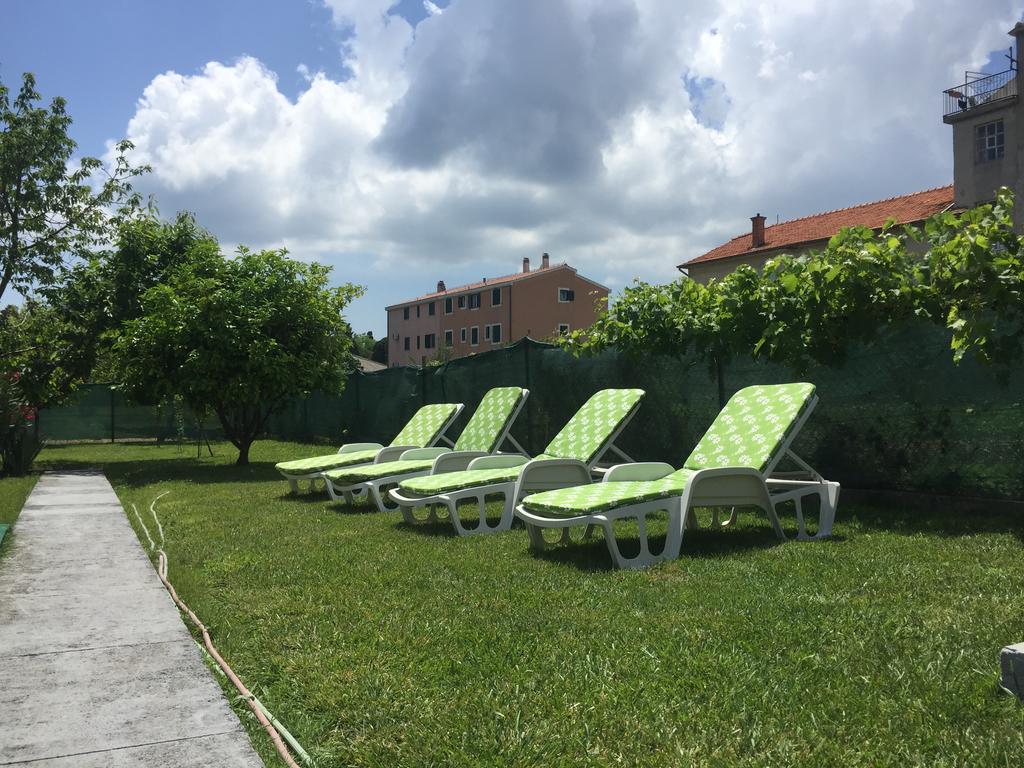 Guesthouse Varnica Kaštel Lukšić Zewnętrze zdjęcie